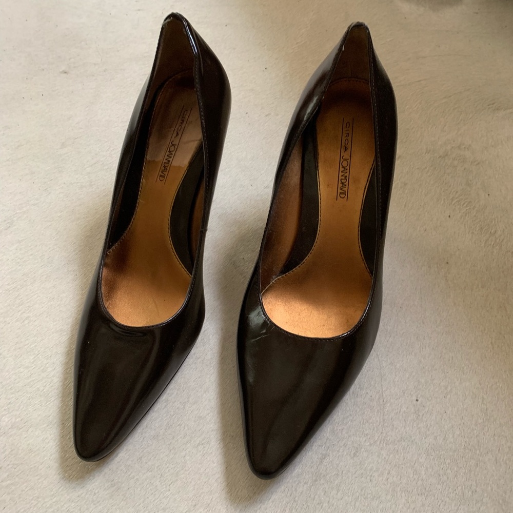 Joan & David brown leather pumps 8 1/2 M.